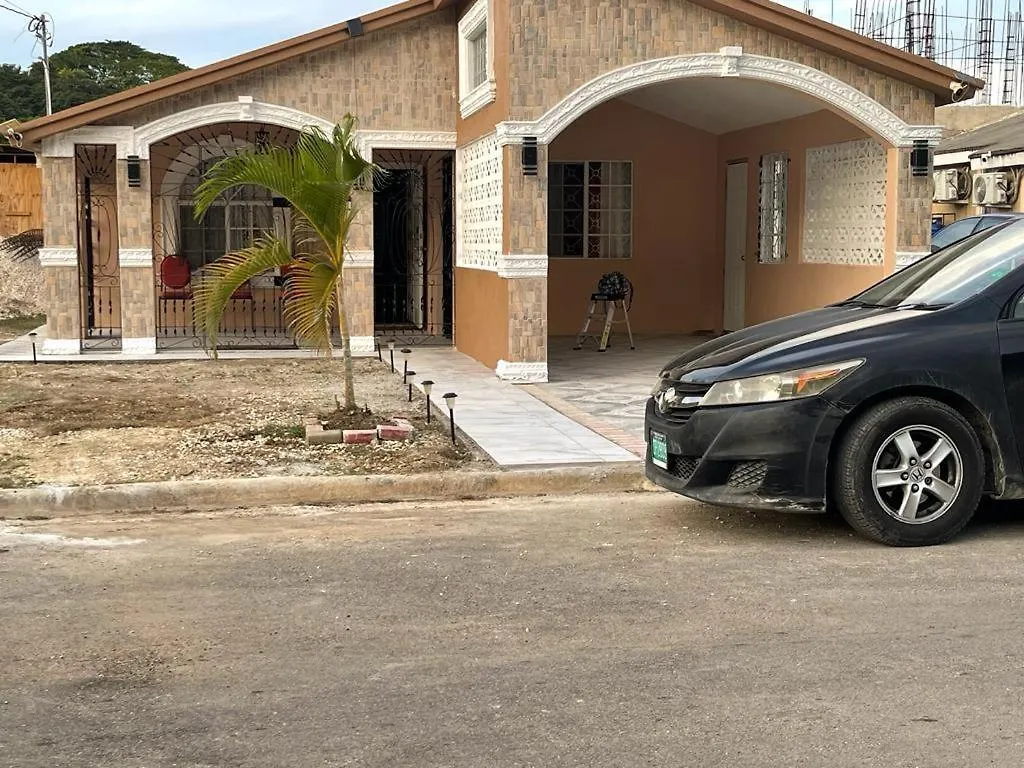 Cheerful 2Bedroom 1Bath, Wifi, Air Conditioning Montego Bay