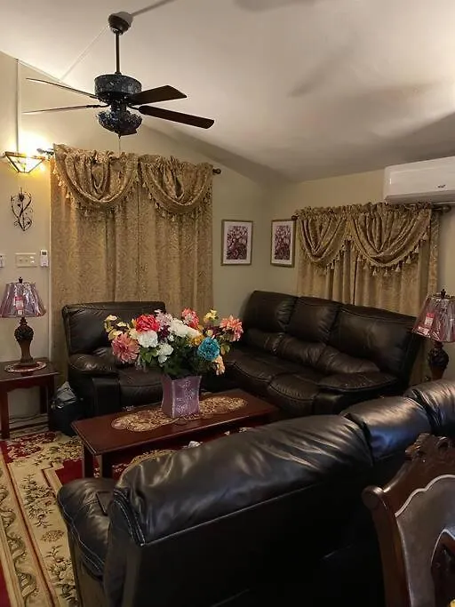 Cheerful 2Bedroom 1Bath, Wifi, Air Conditioning Montego Bay Feriehus